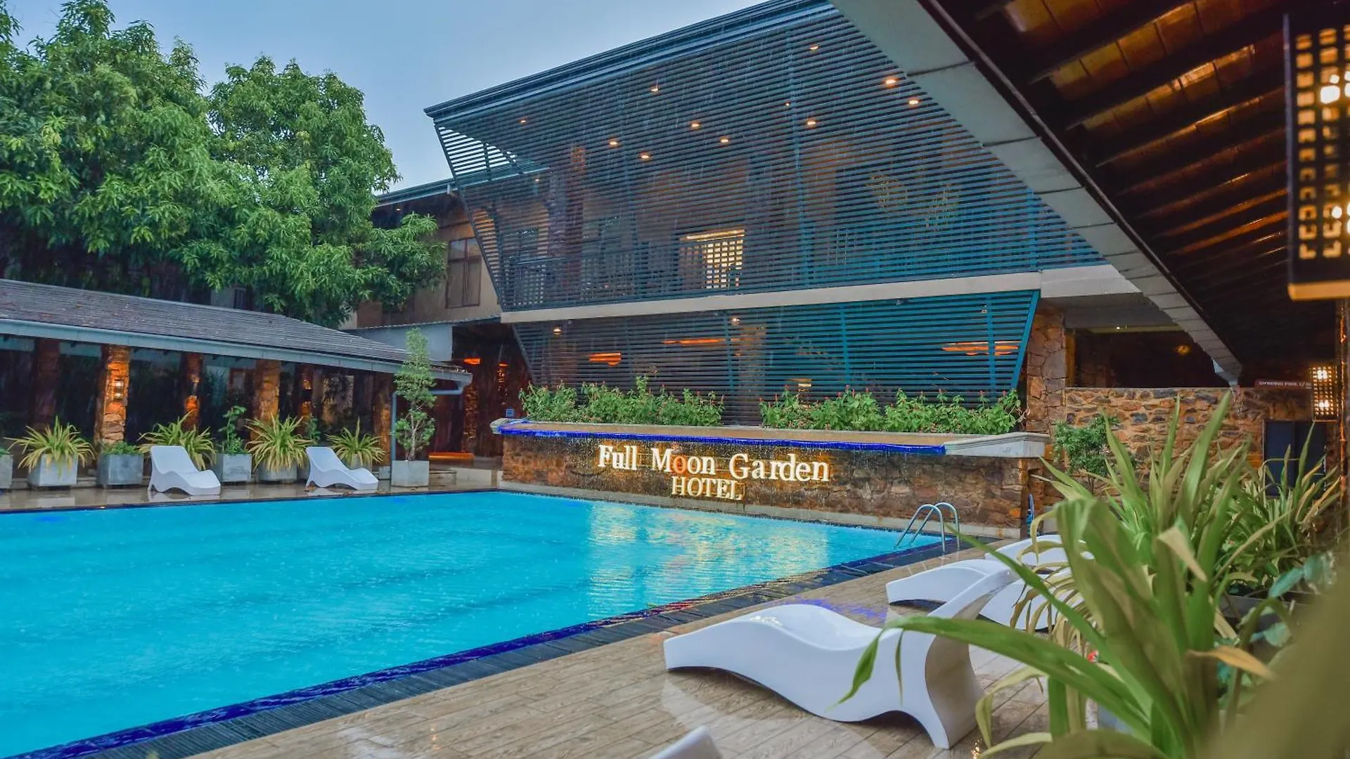The Full Moon Hotel Katunayaka Sri Lanka